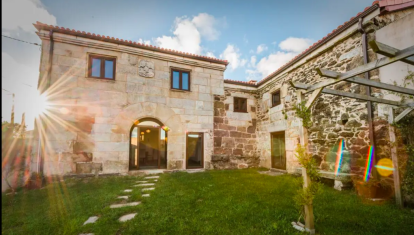 Un histórico pazo de la Costa da Morte busca nuevo propietario por 470.000 euros: así es por dentro