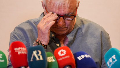 (Foto de ARCHIVO)
José Antonio Molino, abuelo de la bebe fallecida por quemaduras informa ante los medios sobre el suceso de su nieta. A 9 de junio de 2026 en Sevilla (Andalucía, España). El abuelo y portavoz de la familia paterna de Leyre Montes, la bebé de 16 meses de Bormujos (Sevilla) fallecida tras sufrir quemaduras graves en su cuerpo, José Antonio Molino, ha señalado que la menor presentaba en ocasiones 