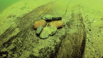 Canoa monóxila de 1200 años de antigüedad en el lago Mendota, Wisconsin
