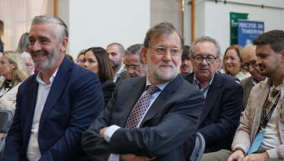 Imagen de Mariano Rajoy junto con Carlos Gil, alcalde de Benavites.