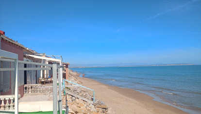 Viviendas en la playa de Babilonia de Guardamar del Segura (Alicante)