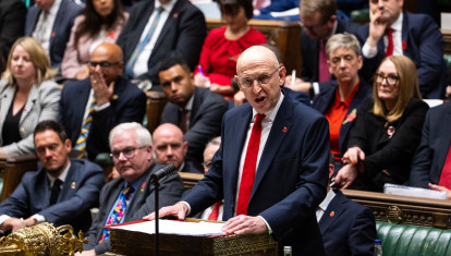 John Healey, el ministro de Hacienda, pronunció su primer discurso sobre el presupuesto