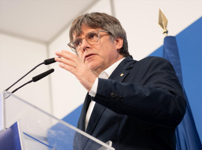 (Foto de ARCHIVO)
El candidato de Junts a la Generalitat de Catalunya, Carles Puigdemont, durante una rueda de prensa para valorar los resultados de las elecciones catalanas, a 13 de mayo de 2024, en Argelès (Francia). Durante la comparecencia, Puigdemont ha anunciado que ya ha abierto los primeros contactos con ERC y ha anunciado su intención de presentar su candidatura a la presidencia de la Generalitat en el debate de investidura. Junts obtuvo ayer, 12 de mayo, en las elecciones a la Generalitat de Catalunya, 35 escaños, tres más que en las pasadas elecciones autonómicas de 2021.

Glòria Sánchez / Europa Press
13 MAYO 2024;JUNTS;PUIGDEMONT;ARGELES;FRANCIA
13/5/2024