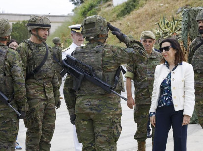 La ministra de Defensa, Margarita Robles, visita a la Comandancia General de Ceuta. En la imagen, en el Acuartelamiento “el Hacho”