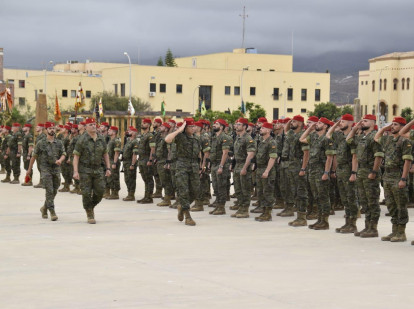 El Grupo de Regulares de Melilla número 52 (GREG 52) celebra la entrega de tarbush