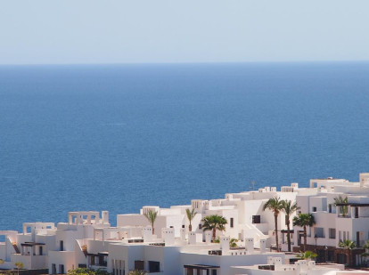 Apartamentos con vistas al mar Mediterráneo.