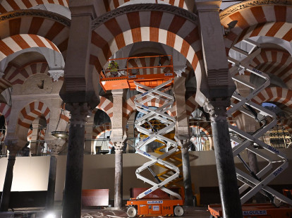 Trabajos de emergencia por el incendio en la Mezquita Catedral de Córdoba