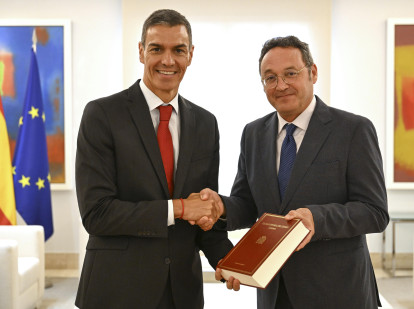 Pedro Sánchez y Álvaro García Ortiz, este jueves en la Moncloa