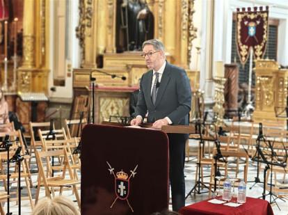 Bieito Rubido da el pregón de la Semana Santa del Cristo de los Alabarderos