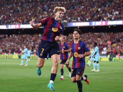 Fermín López celebra el segundo gol del Barcelona ante el Athletic