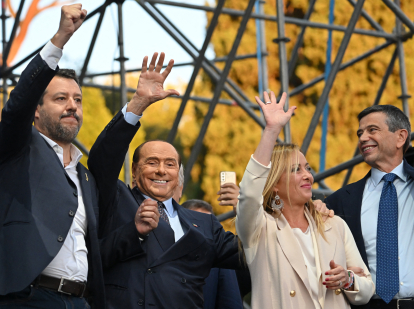 Meloni con Salvini y Berlusconi