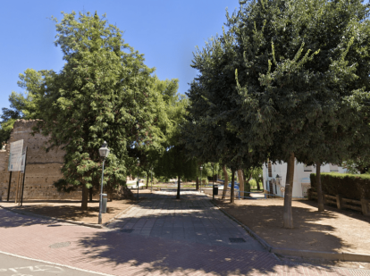 Acceso al Jardín de los Poetas desde la Fuensantilla