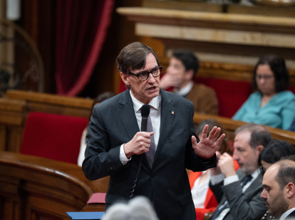 El president de la Generalitat, Salvador Illa, durante una sesión de control al Govern de la Generalitat de Cataluña en el Parlament, a 9 de abril de 2025, en Barcelona (España).