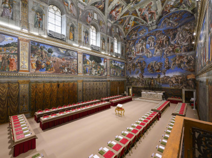 CIUDAD DEL VATICANO, 06/05/2025.- Los 133 cardenales que elegirán al nuevo papa se encerrarán desde mañana en la Capilla Sixtina, ante el fresco de Juicio Final de Miguel Ángel y donde todo está ya preparado, aseguró hoy la directora de los Museos Vaticanos, Barbara Jatta. EFE/ Vatican Media SÓLO USO EDITORIAL / SÓLO DISPONIBLE PARA ILUSTRAR LA NOTICIA QUE ACOMPAÑA (CRÉDITO OBLIGATORIO)