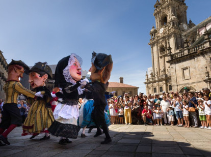 Estos son los personajes que animan toda festividad compostelana