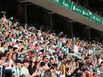 La afición del Córdoba responde desde el primer día de renovación