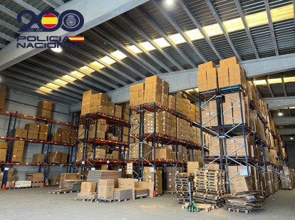 Entramado de empresas dedicadas a la importación y comercialización internacional de muebles