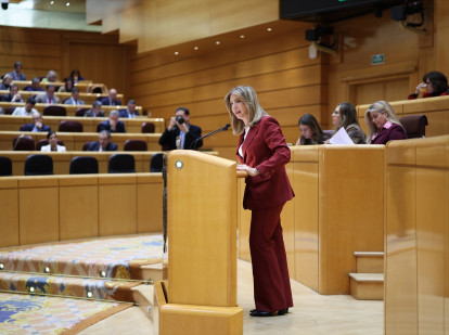 La portavoz del PP en el Senado, Alicia García, interviene durante una sesión plenaria en el Senado