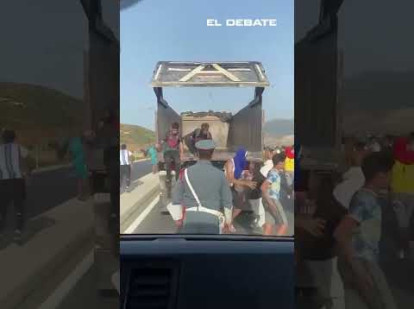 El vídeo que prueba cómo la policía marroquí permitió la entrada de cientos de inmigrantes