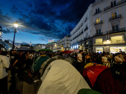 La acampada de Sol se sigue extendiendo
