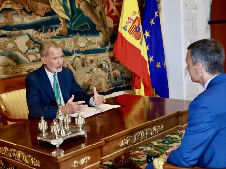 Don Felipe con Pedro Sánchez en el despacho del Palacio de La Almudaina