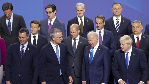 Los jefes de Estado y de Gobierno posando al inicio de la Cumbre de la OTAN