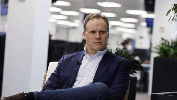 El economista Daniel Lacalle en la redacción de El Debate.