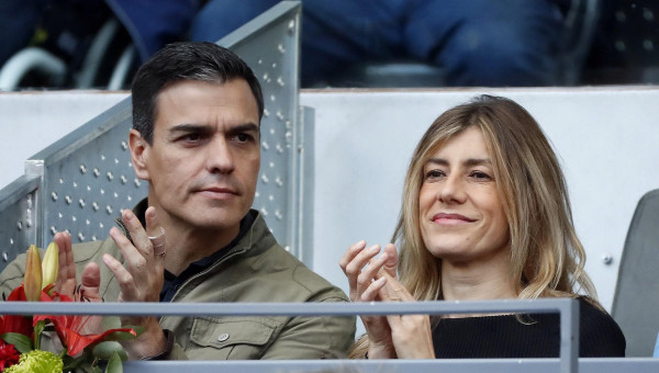 El presidente del Gobierno, Pedro Sánchez, y su mujer, Begoña Gómez, en 2018