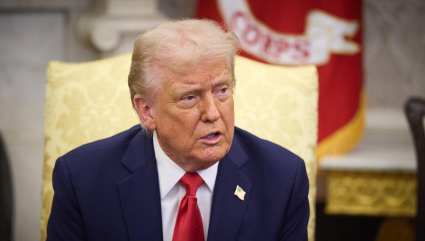Donald Trump anuncia inversiones para estimular la economía estadounidense