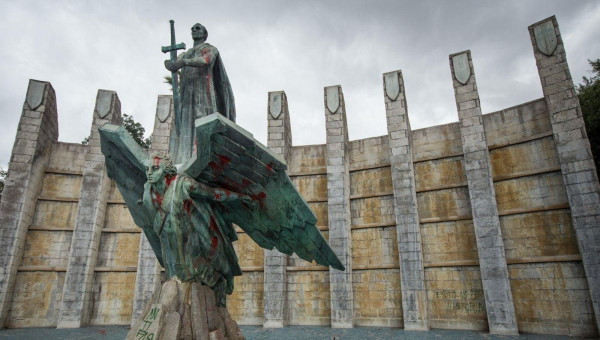 Escultura de El Ángel de la Paz en Santa Cruz de Tenerife