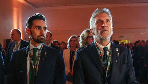 El ministro del Interior, Fernando Grande-Marlaska, con su mano derecha, el secretario de Estado de Seguridad, Rafael Pérez