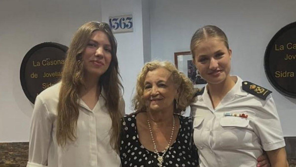 La Princesa de Asturias y la Infanta Sofía