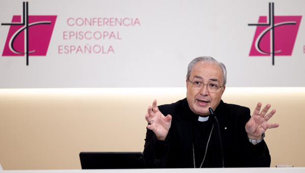El secretario general de la Conferencia Episcopal Española (CEE), César García Magán