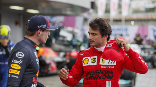 Carlos Sainz pasa del podio en Sochi al último puesto en Turquía