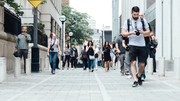Gente caminando