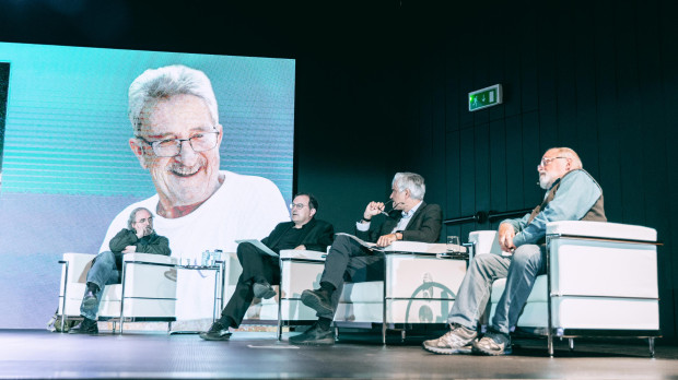 El escritor y traductor Jon Juaristi, el catdrático de Teología Ignacio Carbajosa, el periodista Fernando de Haro y el filósofo y escritor Fernando Savater, en el acto homenaje a Mikel Azurmendi