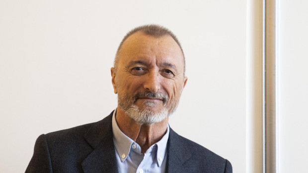 El escritor Arturo Pérez Reverte