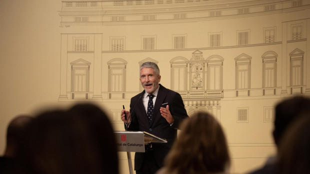 El ministro de Interior, Fernando Grande-Marlaska, en rueda de prensa después de la Junta de Seguridad de Cataluña