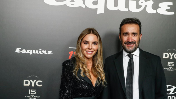Helena Condis y Juanma Castaño posan juntos por primera vez confirmando su relación