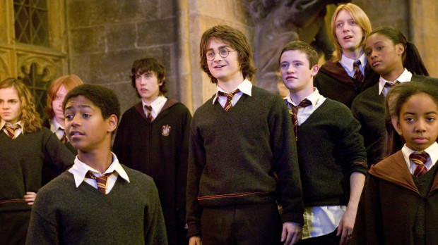 Harry Potter y el cáliz de fuego (sábado 18, a las 15:45, en La Sexta) Se acerca la Navidad, la época por excelencia para lanzarse a ver las películas de Harry Potter. Y más ahora que se acaban de cumplir 20 años del estreno en los cines de Harry Potter y la piedra filosofal. Si alguien no quiere empezar desde el principio, puede subirse directamente a la cuarta entrega de la saga, Harry Potter y el cáliz de fuego, este sábado en la sobremesa de La Sexta.