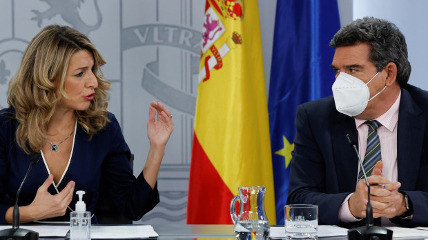 Yolanda Díaz y José Luis Escrivá durante la rueda de prensa