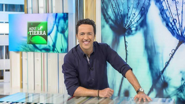 Jacob Petrus presenta cada tarde en La 1 el programa Aquí la Tierra
