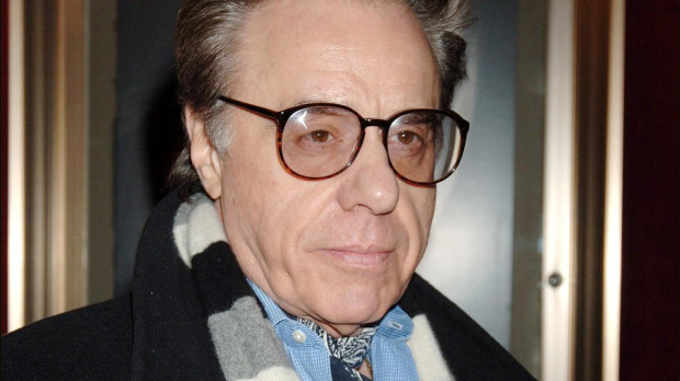 EL ACTOR PETER BOGDANOVICH POSANDO DURANTE LA PREMIER DE LA PELICULA "MEMOIRS OF A GEISHA" J. Graylock / jpistudios / ©KORPA 06/12/2005 NUEVA YORK *** Local Caption *** Peter Bogdanovich Memoirs of a Geisha New York Premiere Ziegfeld Theater New York, NY 12/6/05 ©J. Graylock/jpistudios.com 310-657-9661
