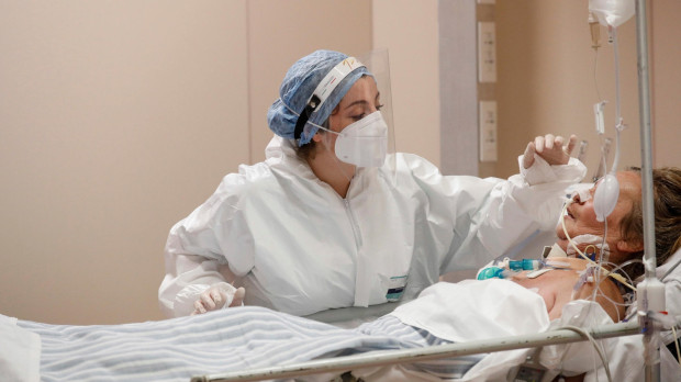 Unidad de cuidados intensivos para pacientes covid