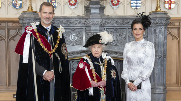 En 2019, la Reina del Reino Unido de la Gran Bretaña e Irlanda del Norte invistió a Felipe VI como Caballero de la Muy Noble Orden de la Jarretera