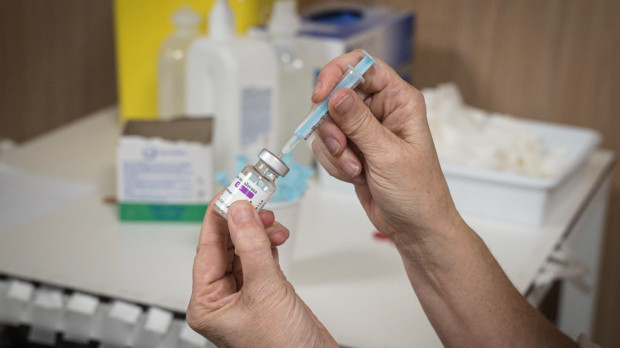 Las vacunas ayudan a reducir el riesgo de hospitalización y muerte por la covid