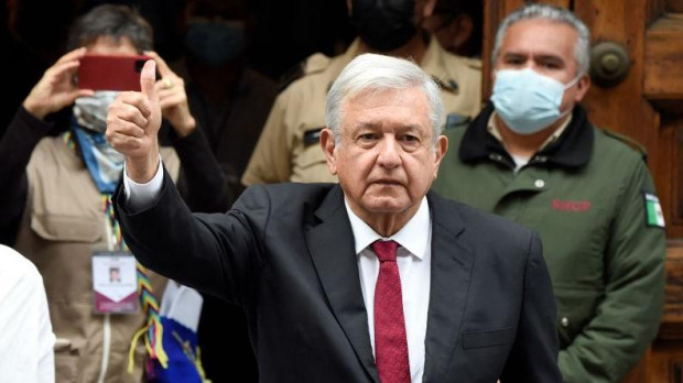 Lopez obrador y su mujer