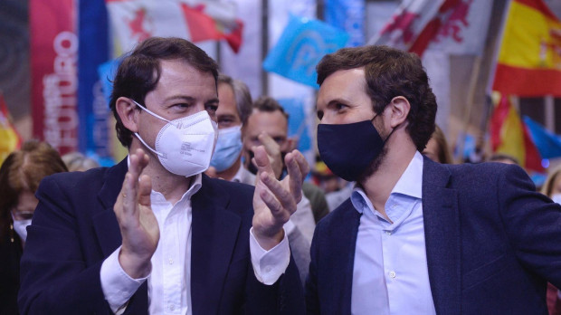 Casado cierra la campaña convencido de que Mañueco gobernará frente a las 'fake news'