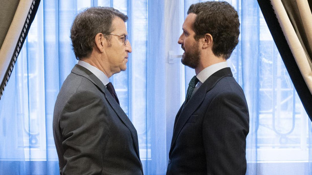 Casado y Feijóo frente a frente en una imagen de archivo