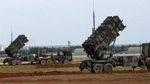 Dos sistemas de defensa antiaérea de modelo Patriot